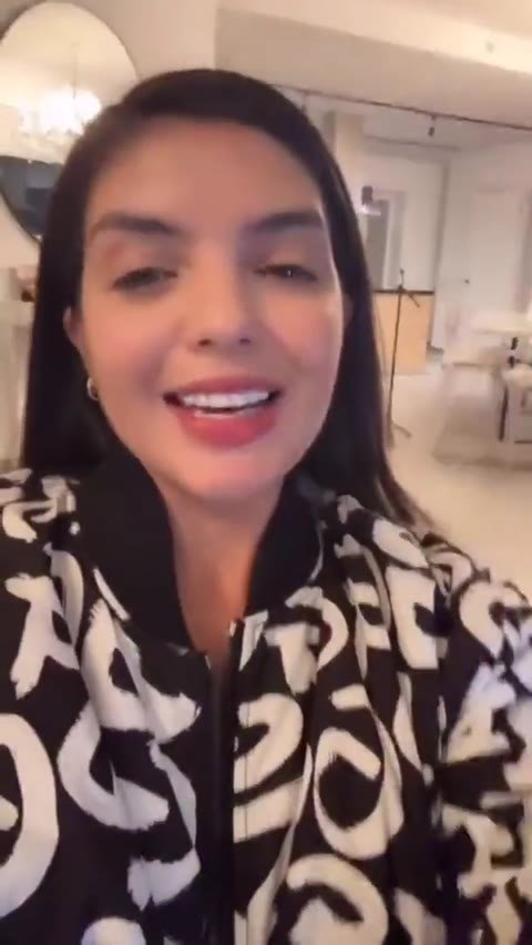 Profesional de centro de belleza en su local